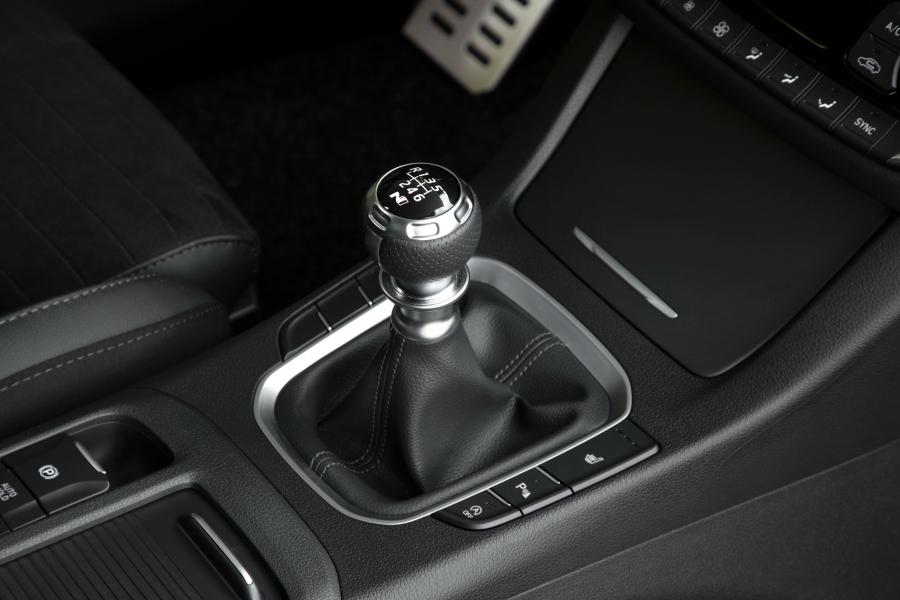 Детали интерьера Hyundai i30 N Line (PD) 2018 года  (WW) (фото 23 из 40)